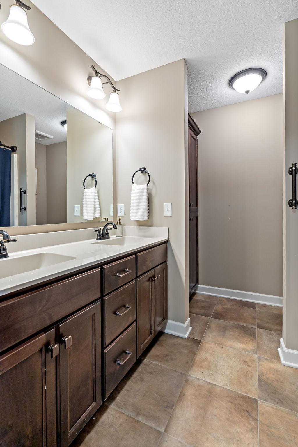 30-web-or-mls-16899 E Lake Dr Lakeville MN_0030.jpg