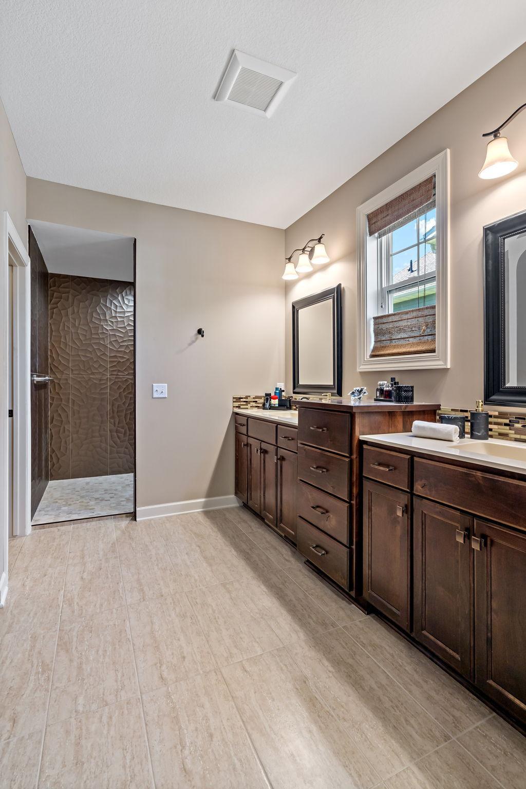 48-web-or-mls-16899 E Lake Dr Lakeville MN_0048.jpg