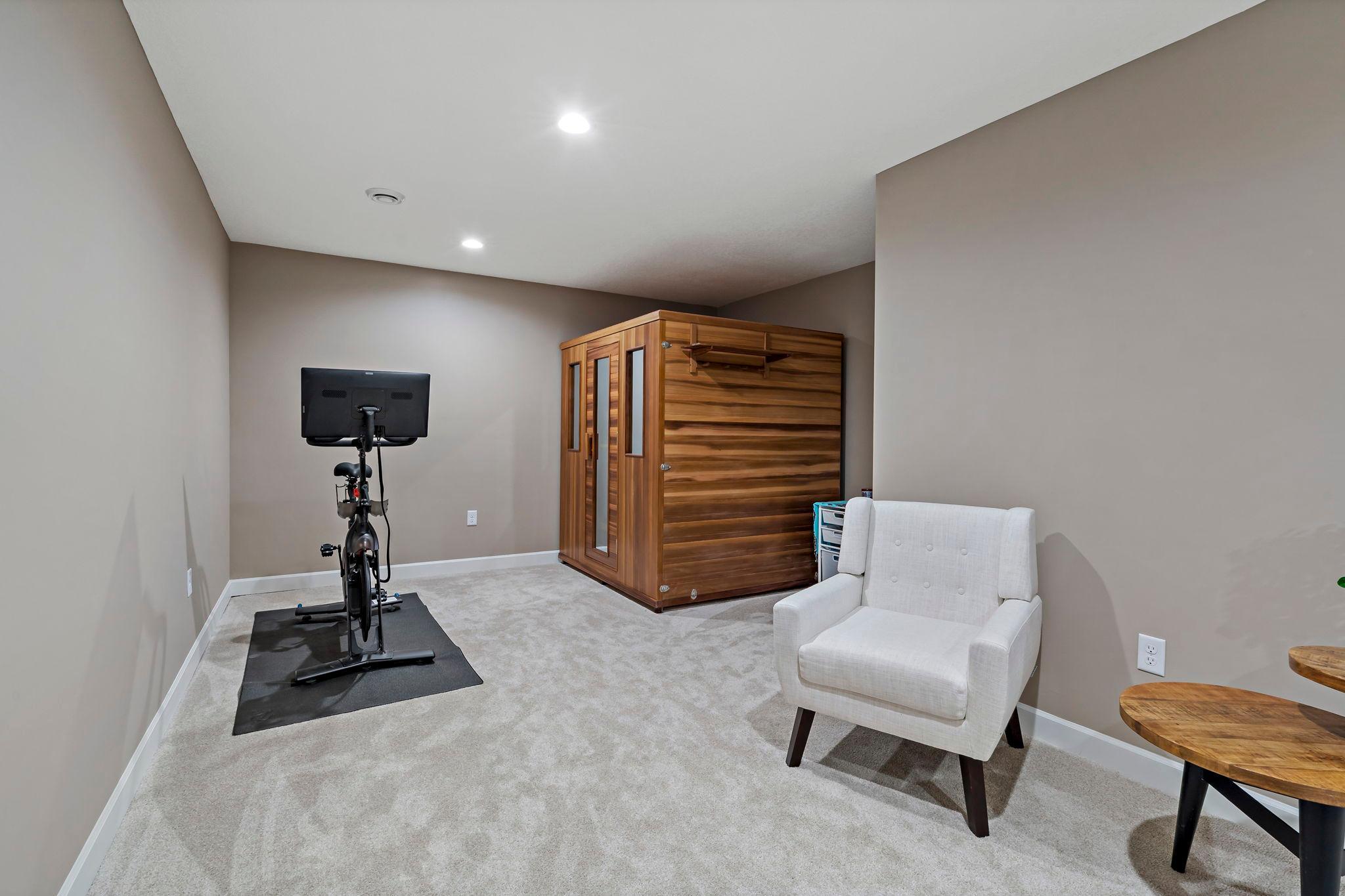 75-web-or-mls-16899 E Lake Dr Lakeville MN_0075.jpg