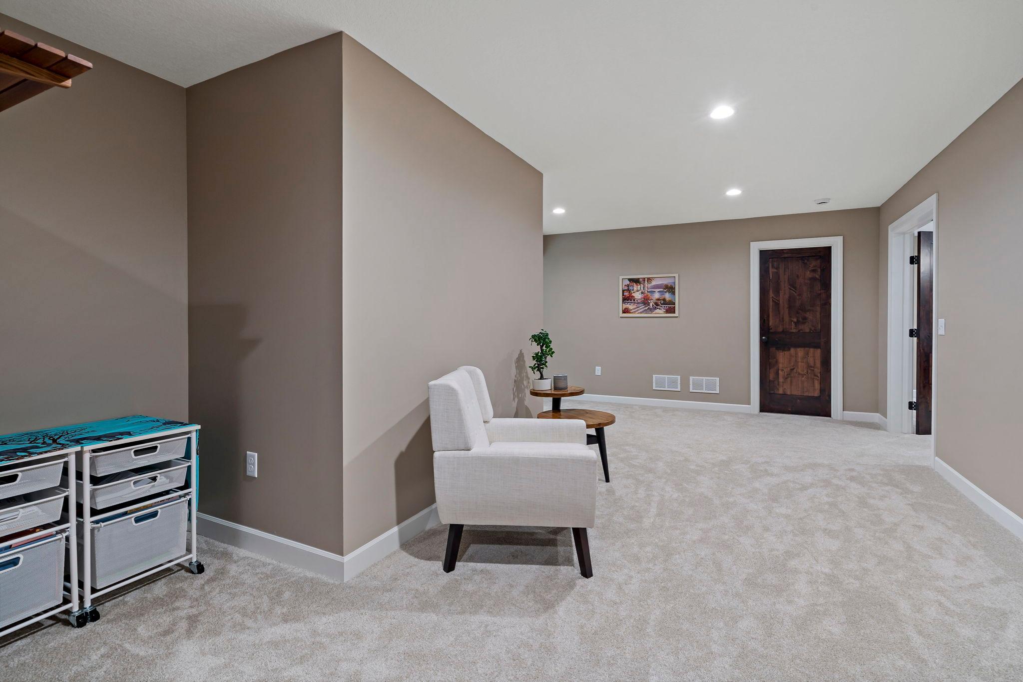 76-web-or-mls-16899 E Lake Dr Lakeville MN_0076.jpg