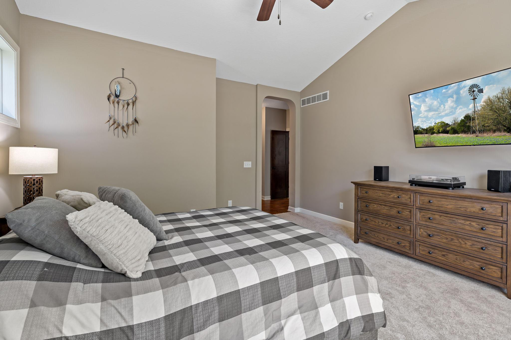 45-web-or-mls-16899 E Lake Dr Lakeville MN_0045.jpg