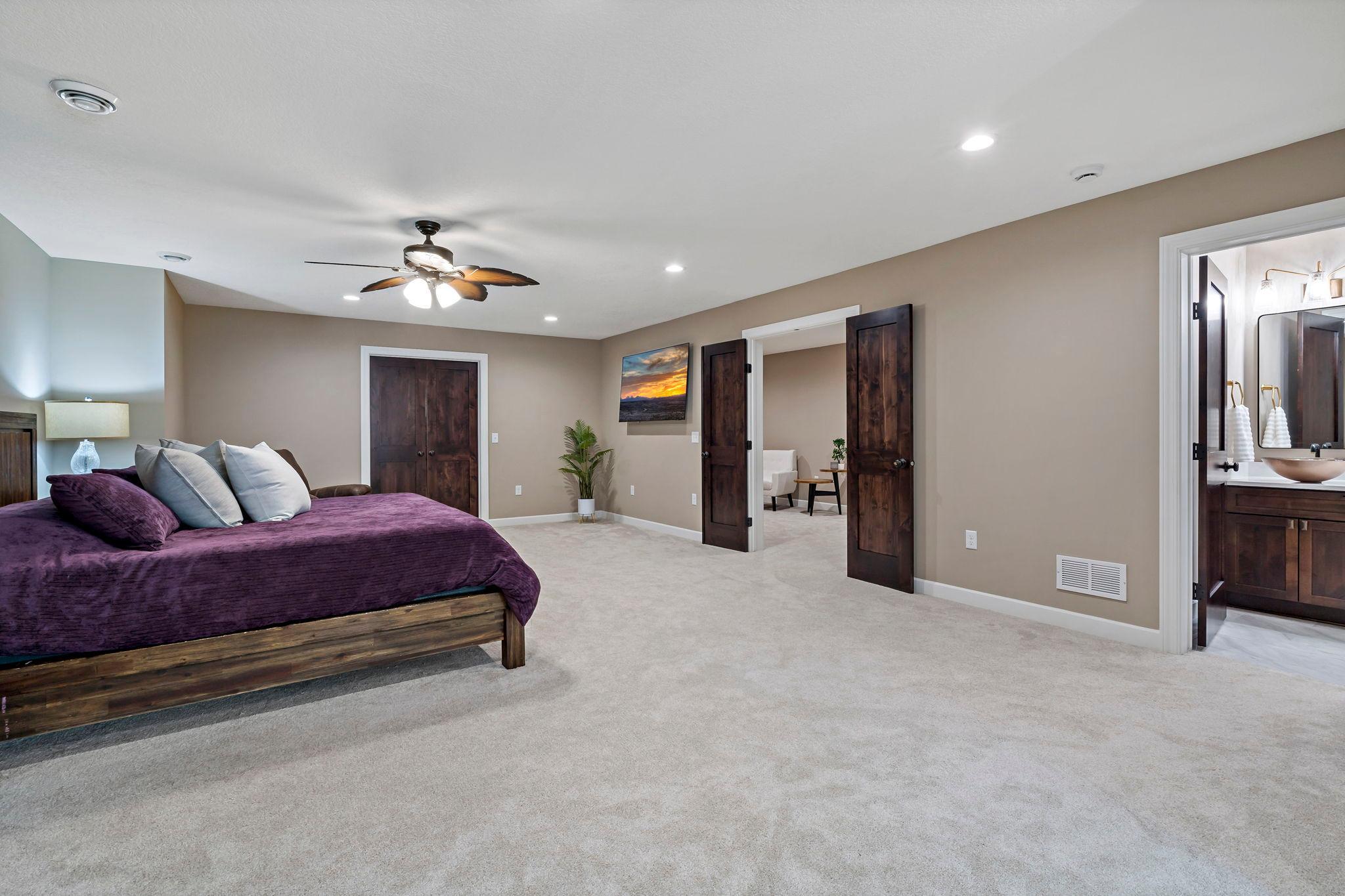 81-web-or-mls-16899 E Lake Dr Lakeville MN_0081.jpg