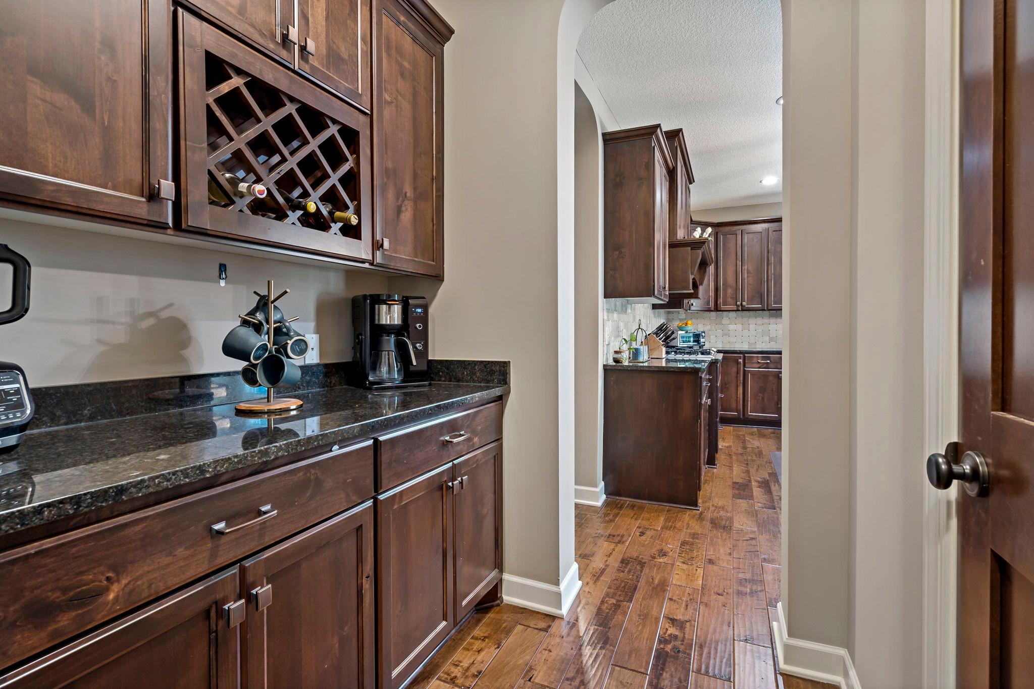 68-web-or-mls-16899 E Lake Dr Lakeville MN_0068.jpg