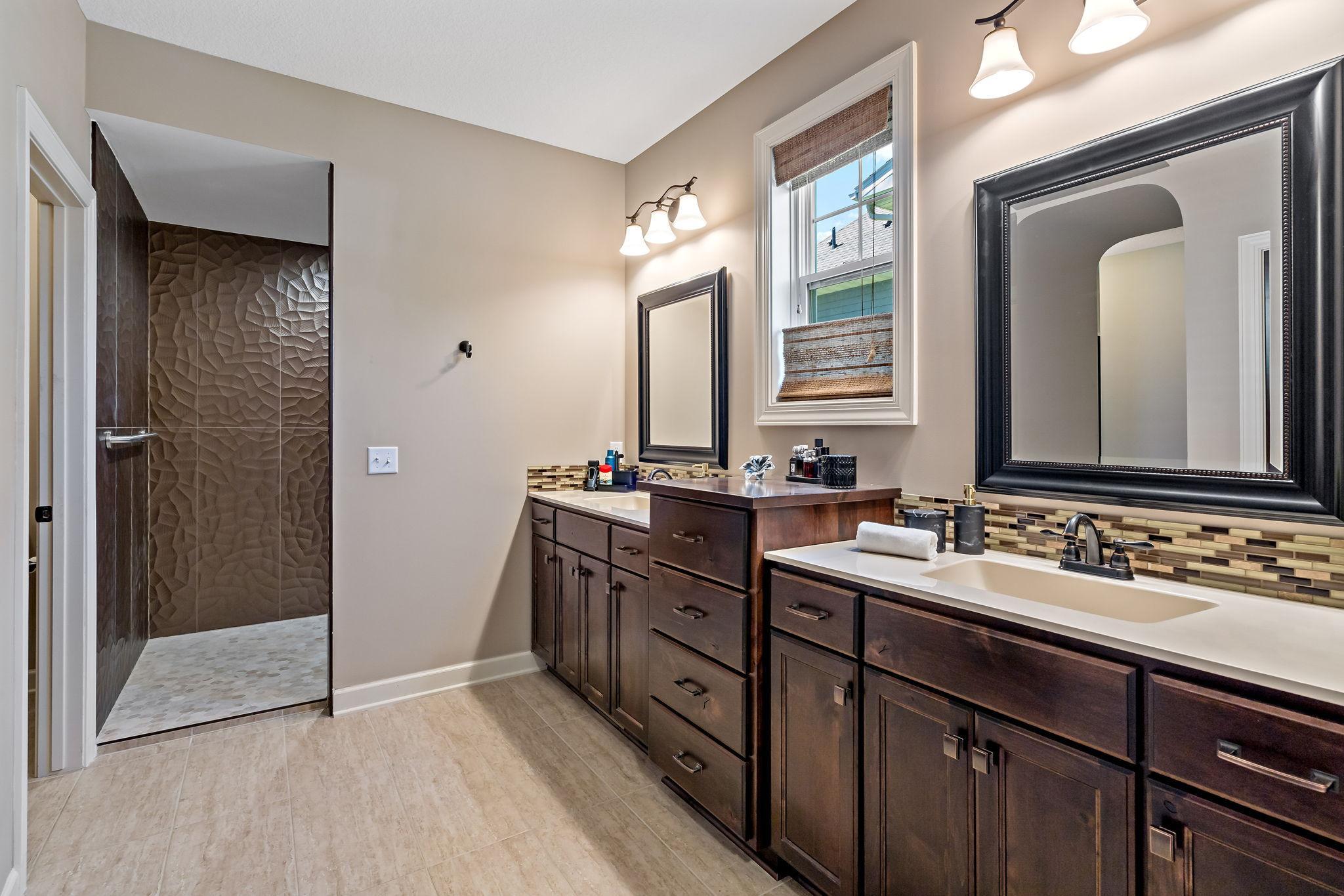 47-web-or-mls-16899 E Lake Dr Lakeville MN_0047.jpg