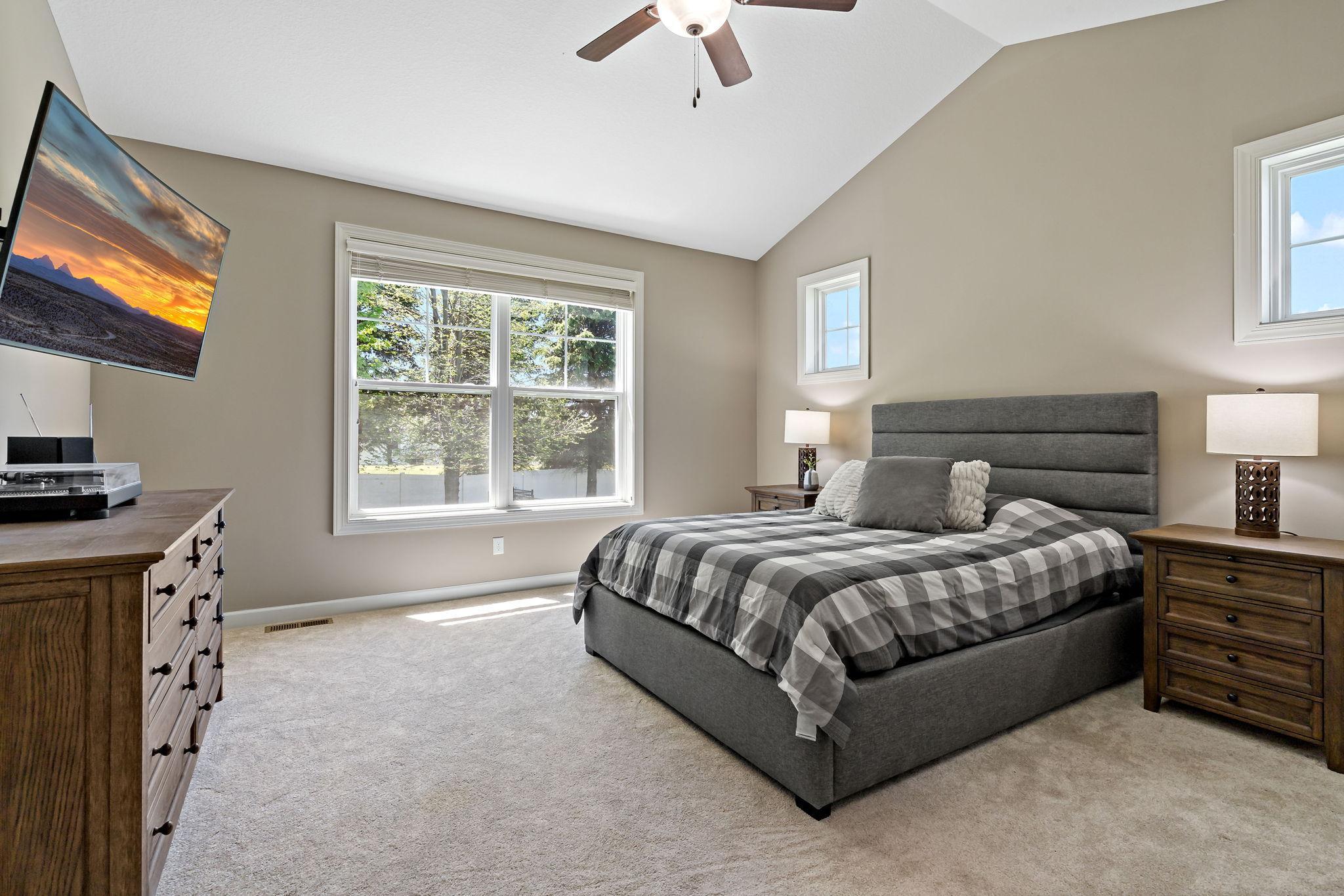 42-web-or-mls-16899 E Lake Dr Lakeville MN_0042.jpg