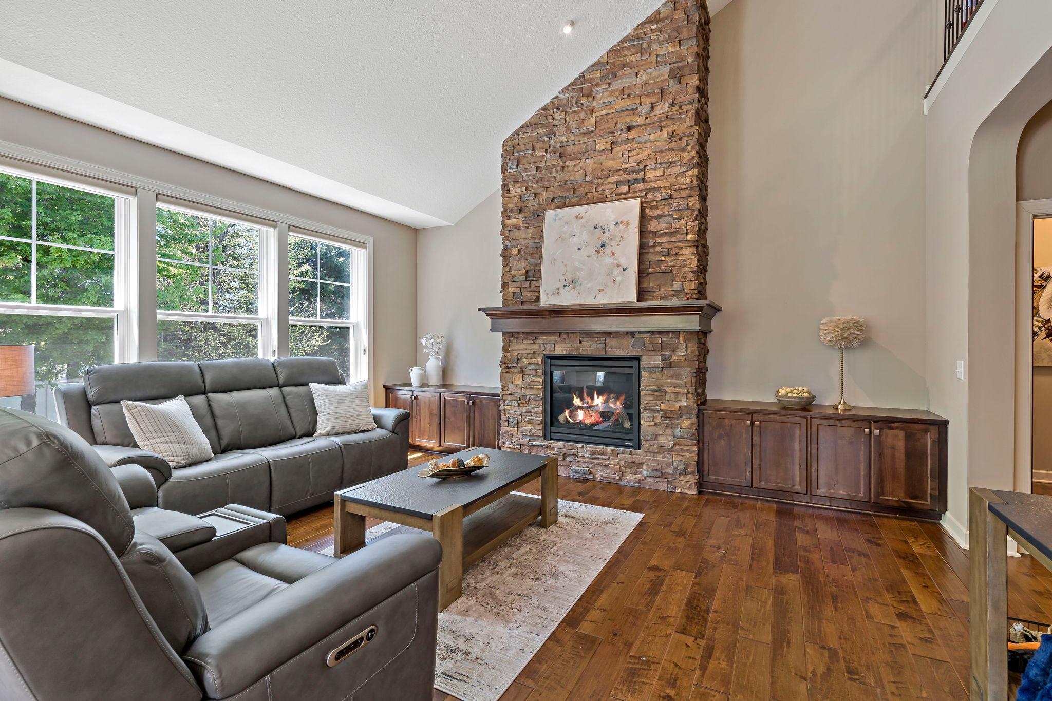 53-web-or-mls-16899 E Lake Dr Lakeville MN_0053.jpg
