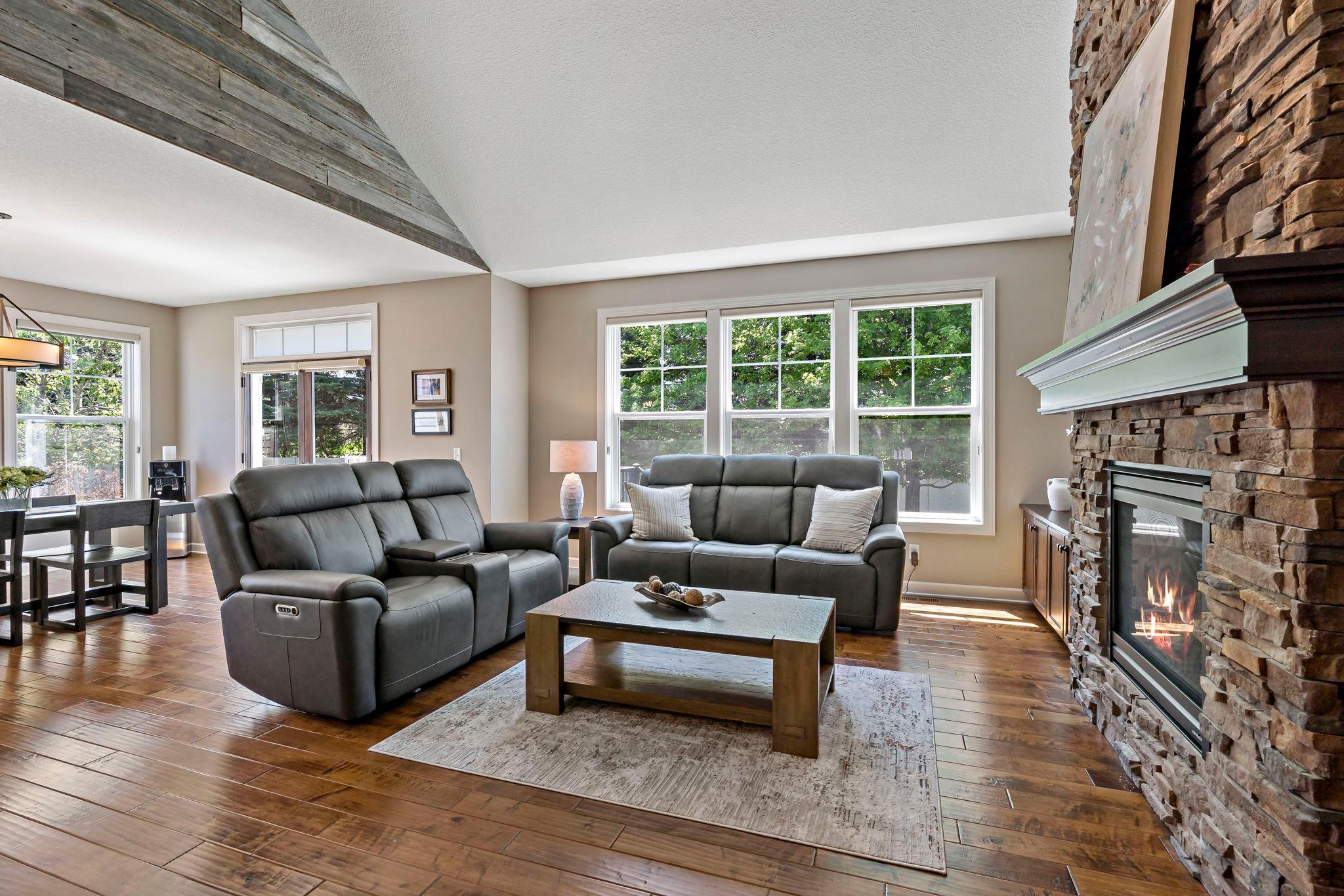 52-web-or-mls-16899 E Lake Dr Lakeville MN_0052.jpg
