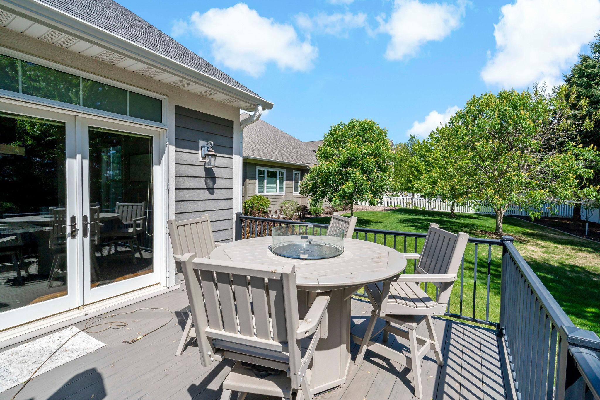 11-web-or-mls-16899 E Lake Dr Lakeville MN_0011.jpg