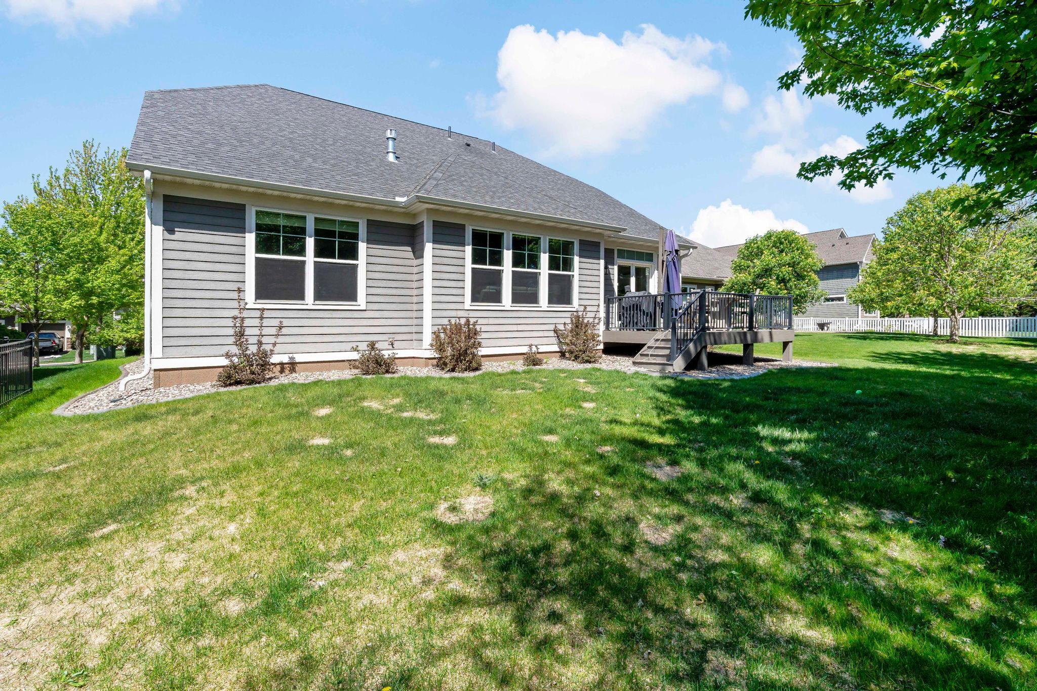 8-web-or-mls-16899 E Lake Dr Lakeville MN_0008.jpg