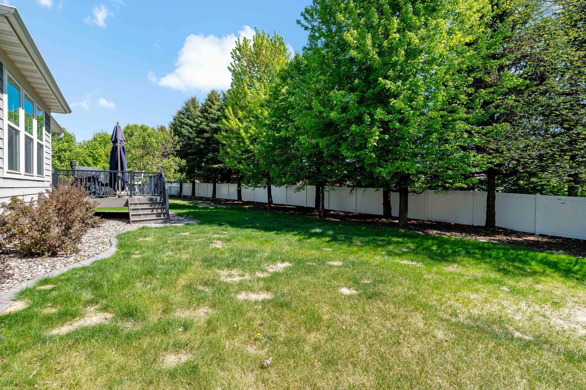 9-web-or-mls-16899 E Lake Dr Lakeville MN_0009.jpg