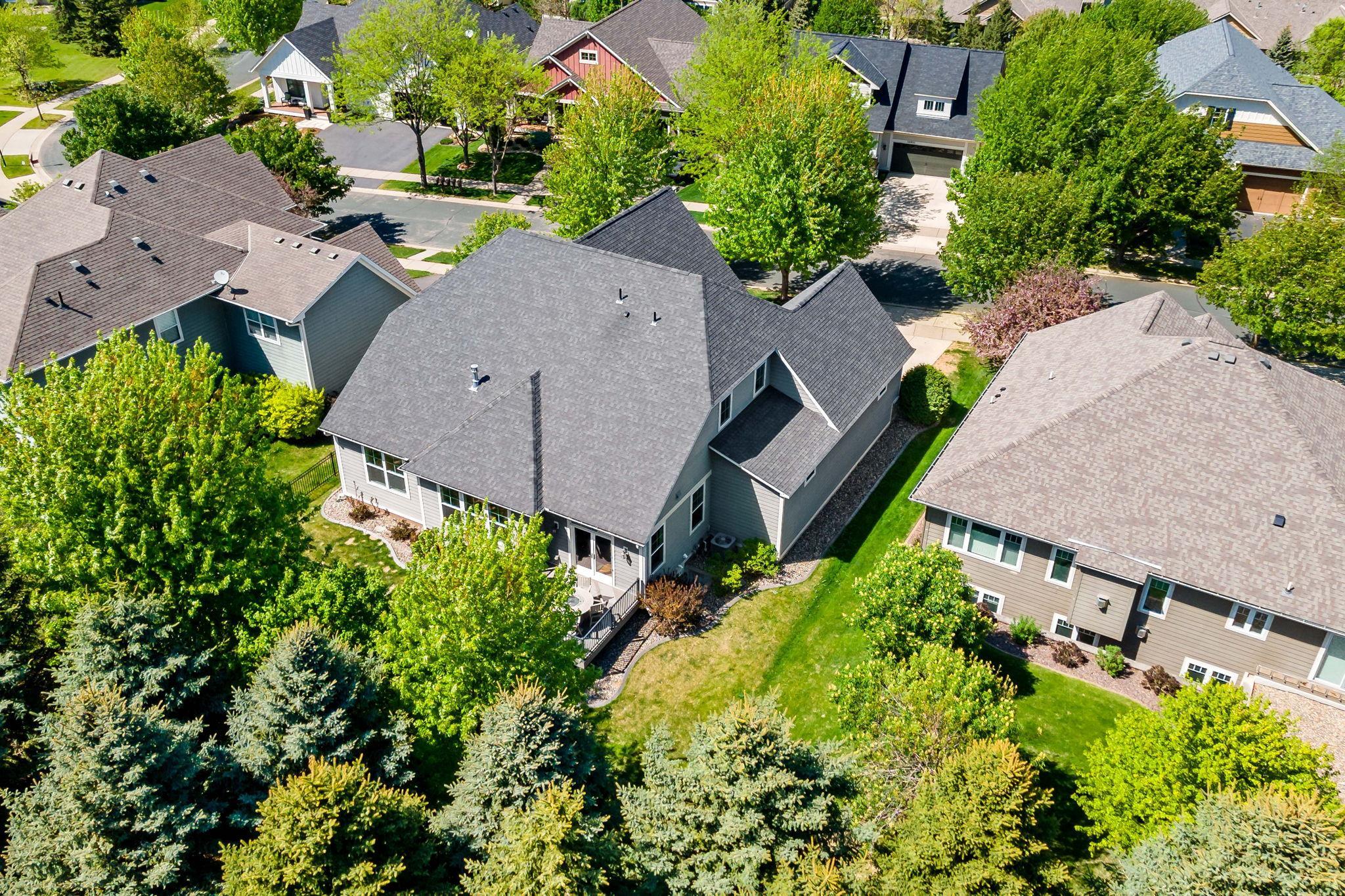 22-web-or-mls-16899 E Lake Dr Lakeville MN_0022.jpg