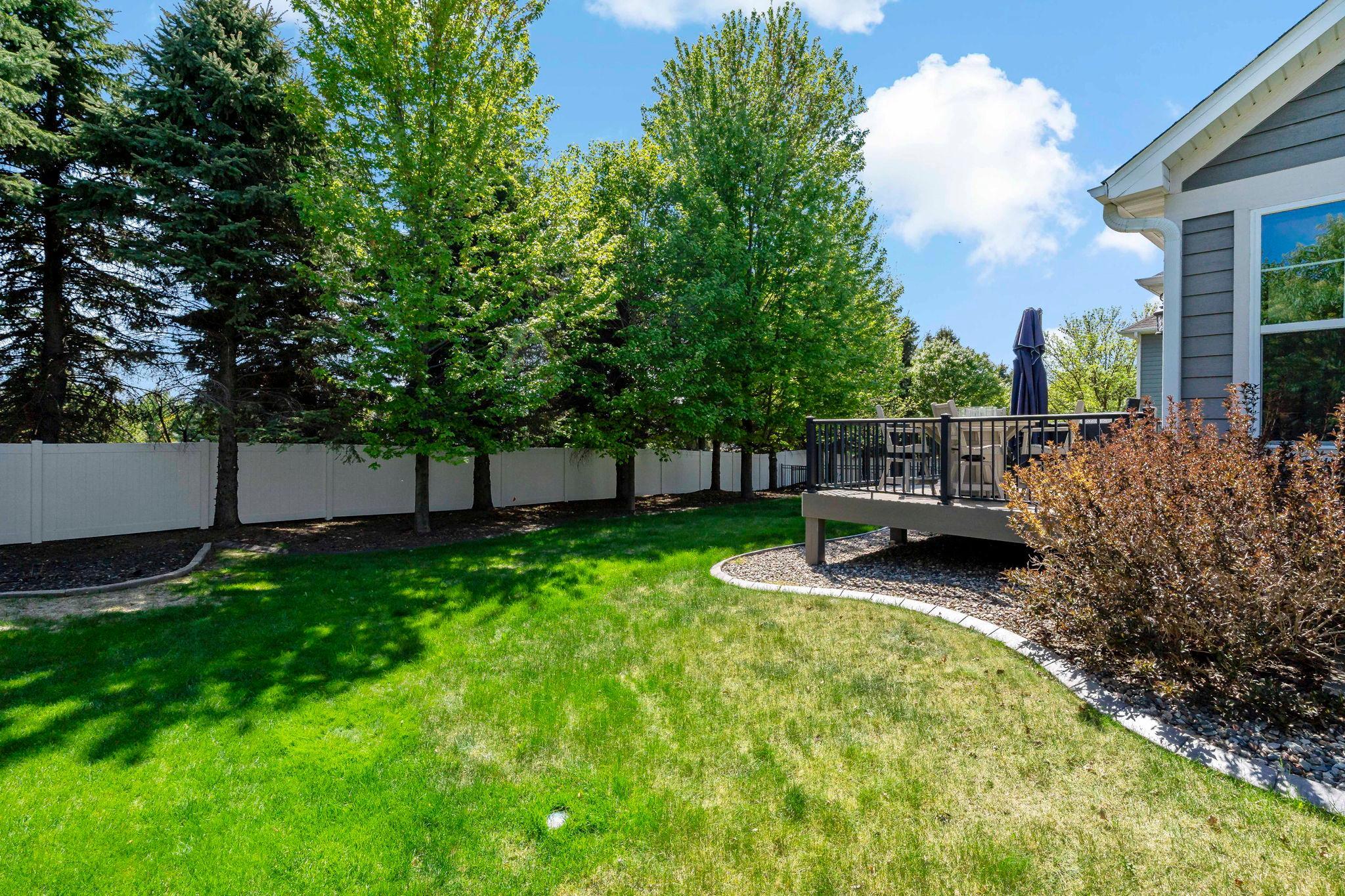 12-web-or-mls-16899 E Lake Dr Lakeville MN_0012.jpg