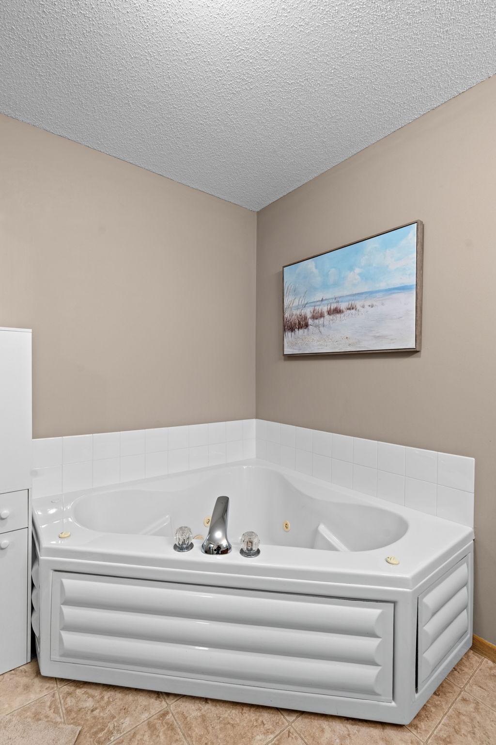 25-web-or-mls-15309 Greenhaven Ln 109-25.jpg