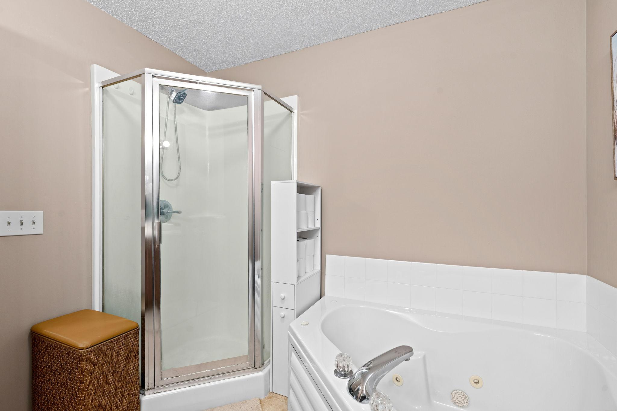 26-web-or-mls-15309 Greenhaven Ln 109-26.jpg