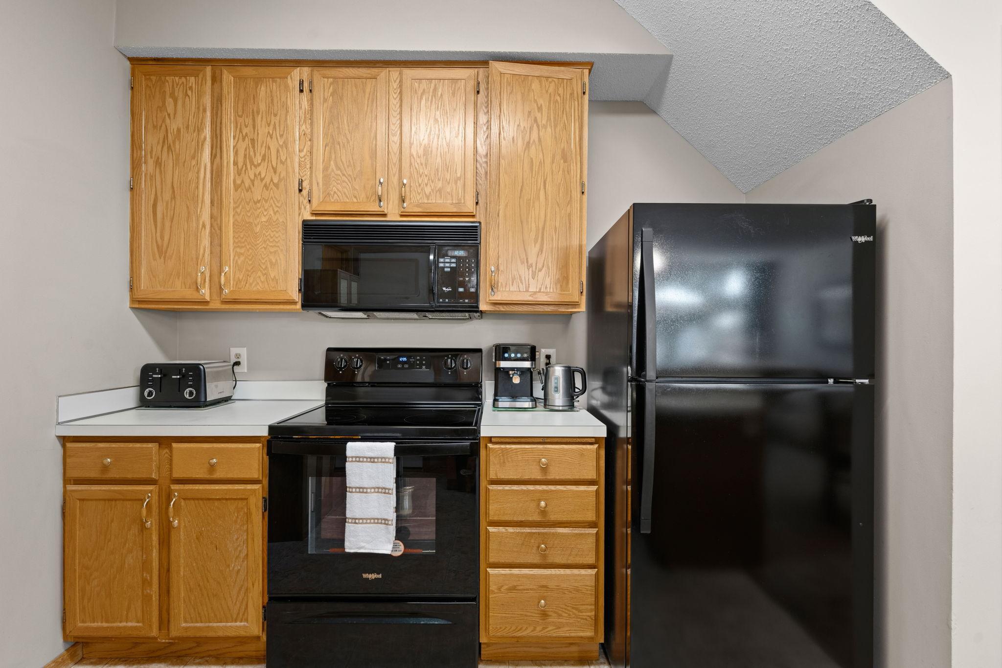 19-web-or-mls-15309 Greenhaven Ln 109-19.jpg
