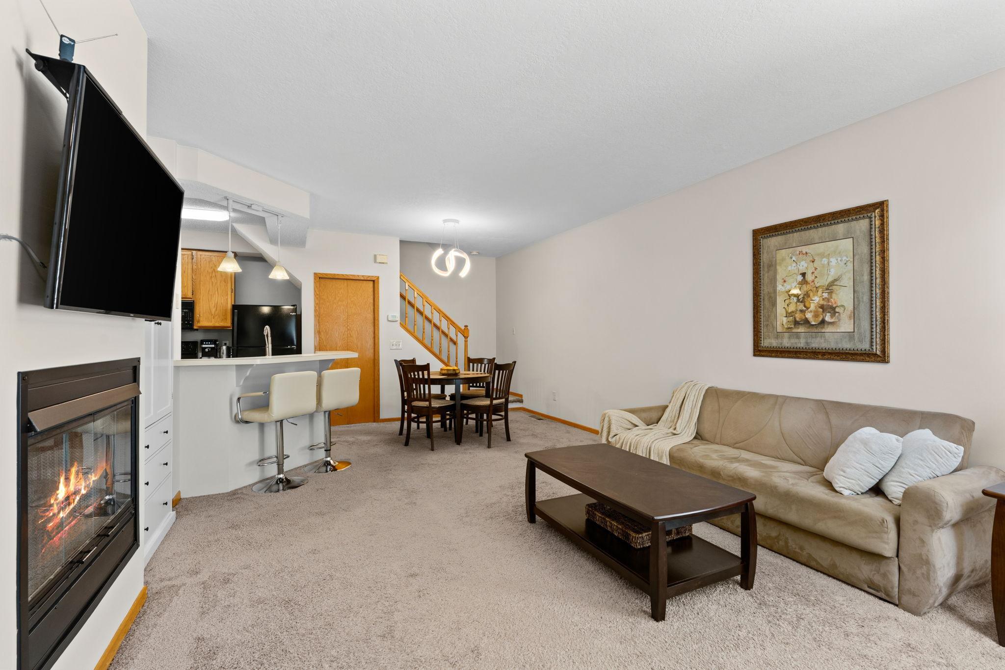 10-web-or-mls-15309 Greenhaven Ln 109-10.jpg