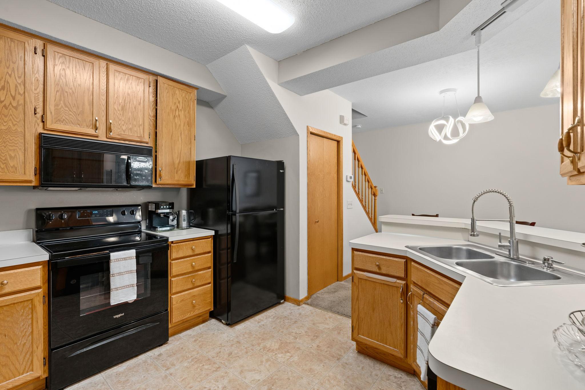 18-web-or-mls-15309 Greenhaven Ln 109-18.jpg