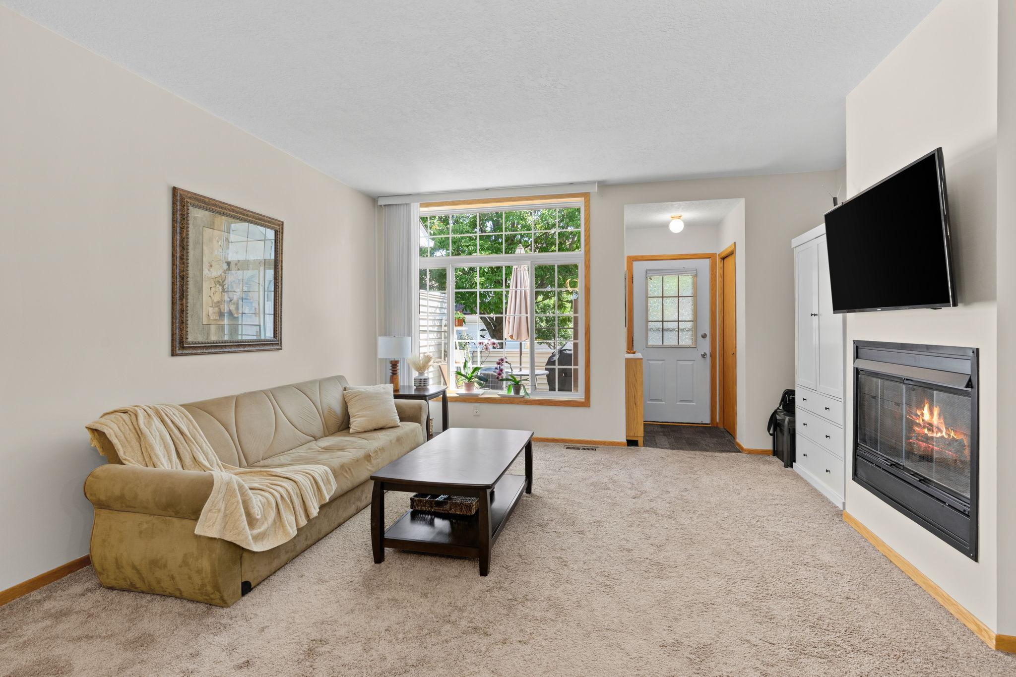 9-web-or-mls-15309 Greenhaven Ln 109-9.jpg