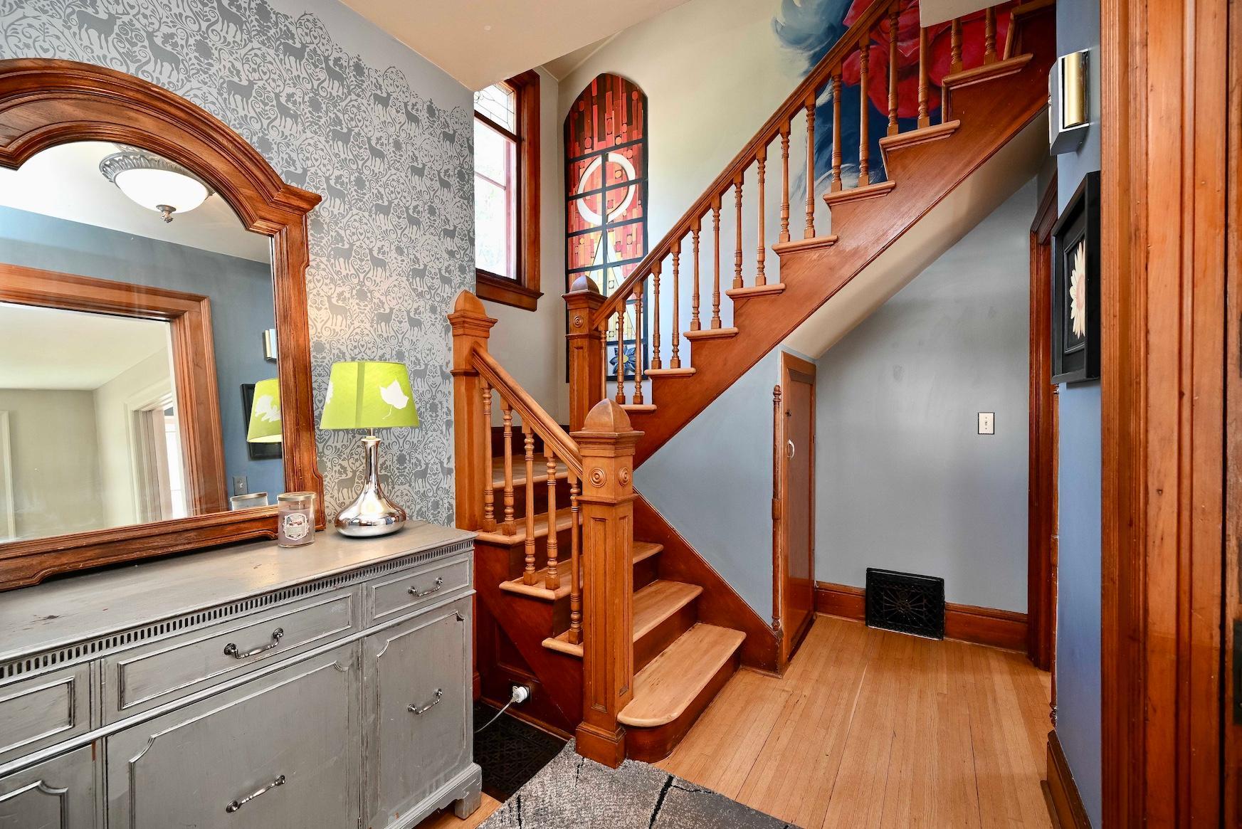Foyer to Stairs