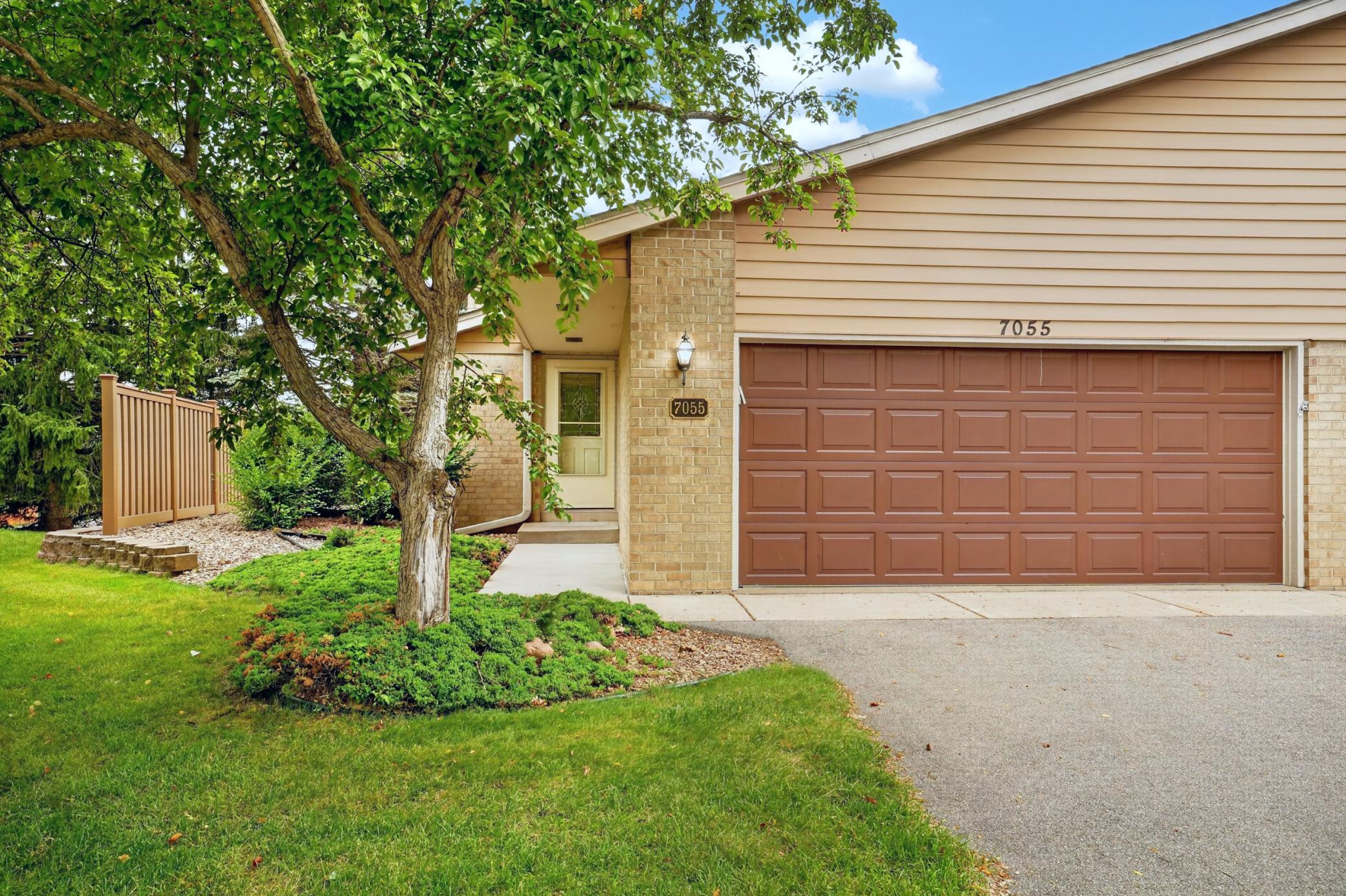 Welcome to 7055 Robinwood Trail!