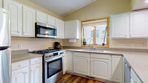 1007-Golfers-Ct-SE-Kitchen.jpg