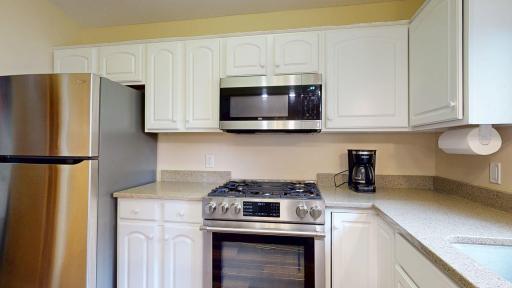 1007-Golfers-Ct-SE-Kitchen.jpg