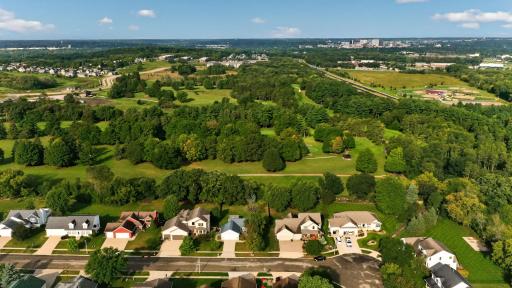 1007 Golfers Court SE, Rochester, MN 55904