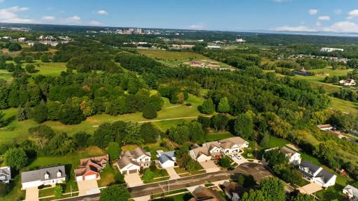 1007 Golfers Court SE, Rochester, MN 55904