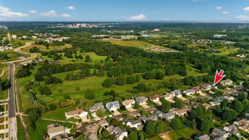 1007 Golfers Court SE, Rochester, MN 55904
