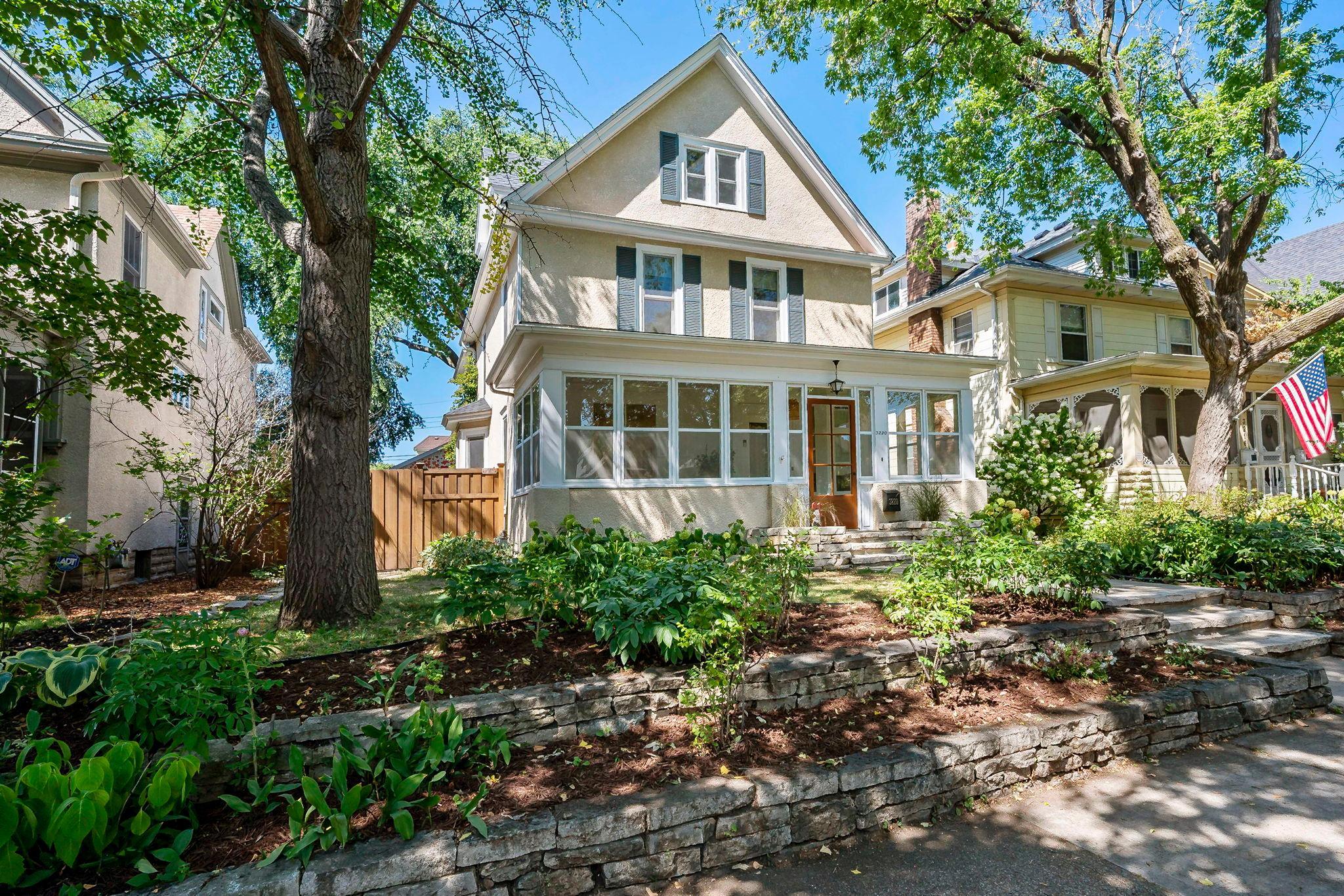 Welcome to 3220 Humboldt Avenue South!