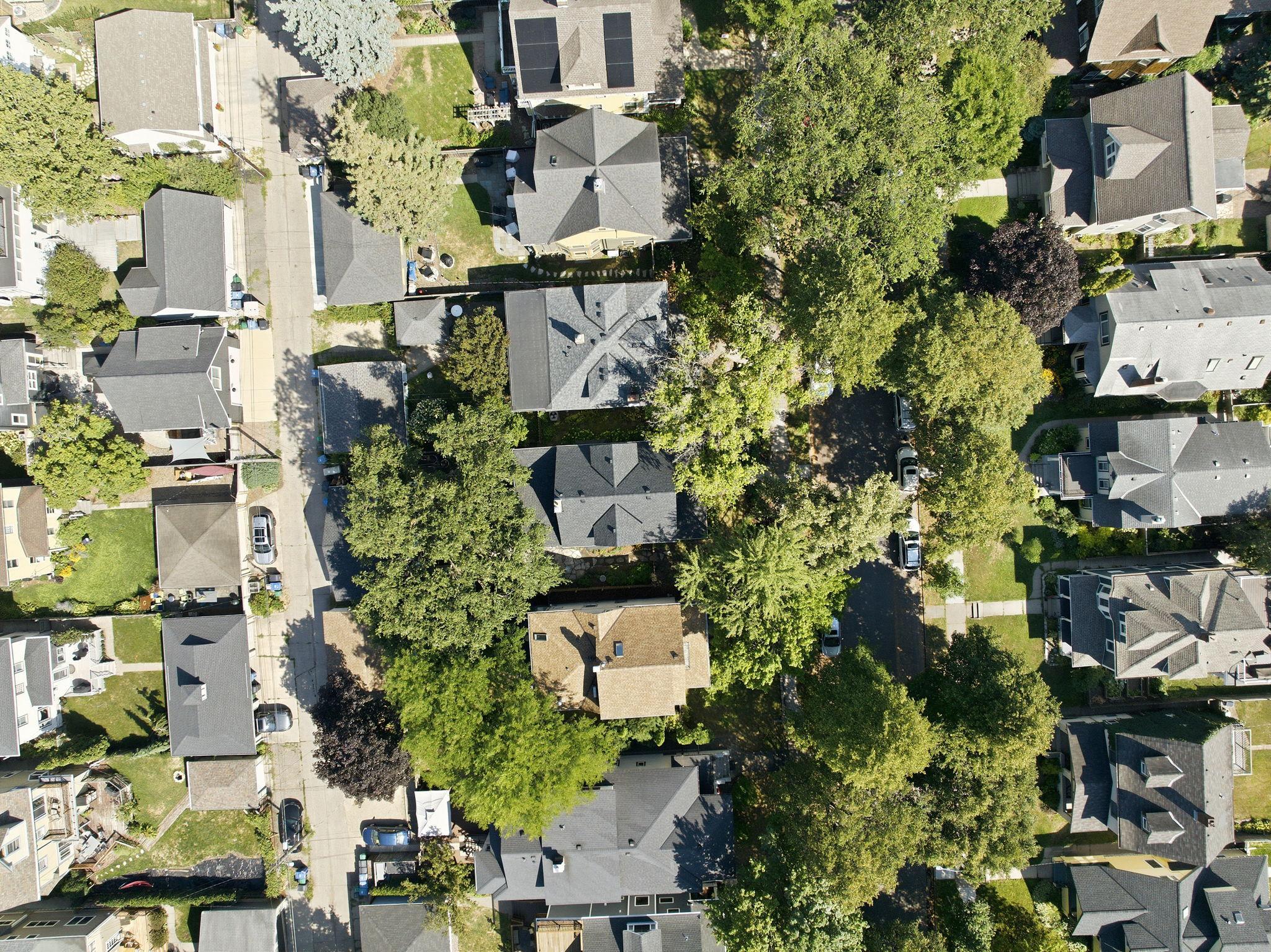 12-web-or-mls-3220_Humboldt_Ave_S_Minneapolis_MN_006.jpg