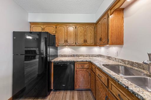 7250 Hunters Run, Eden Prairie, MN 55346