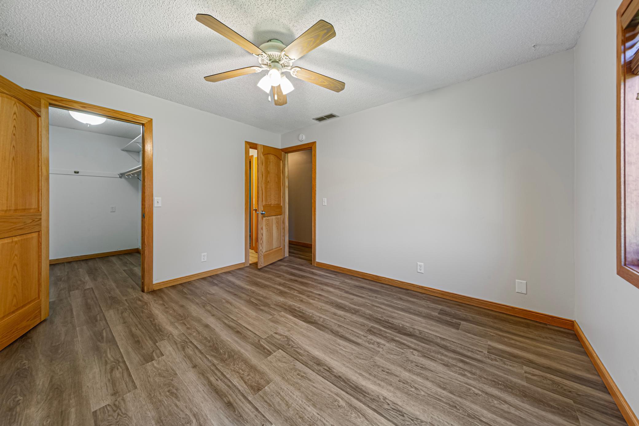 24 main bedroom.jpg