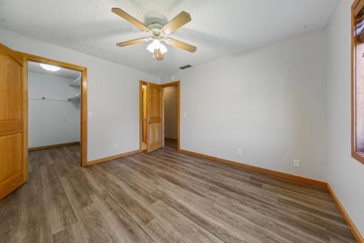 7250 Hunters Run, Eden Prairie, MN 55346