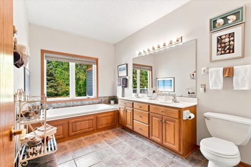 2774 Boulder Drive, Burnsville, MN 55337