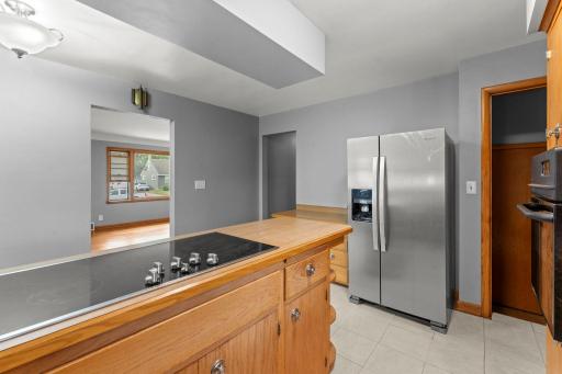 ewer cooktop and brand new refrigerator.