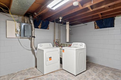 New washer and dryer, with a functioning extra shower.