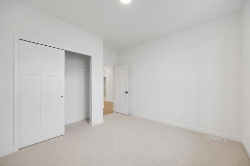 (Photo of an inventory home, actual homes finishes will vary)