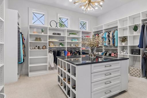 14 Cherrywood Circle, North Oaks, MN 55127