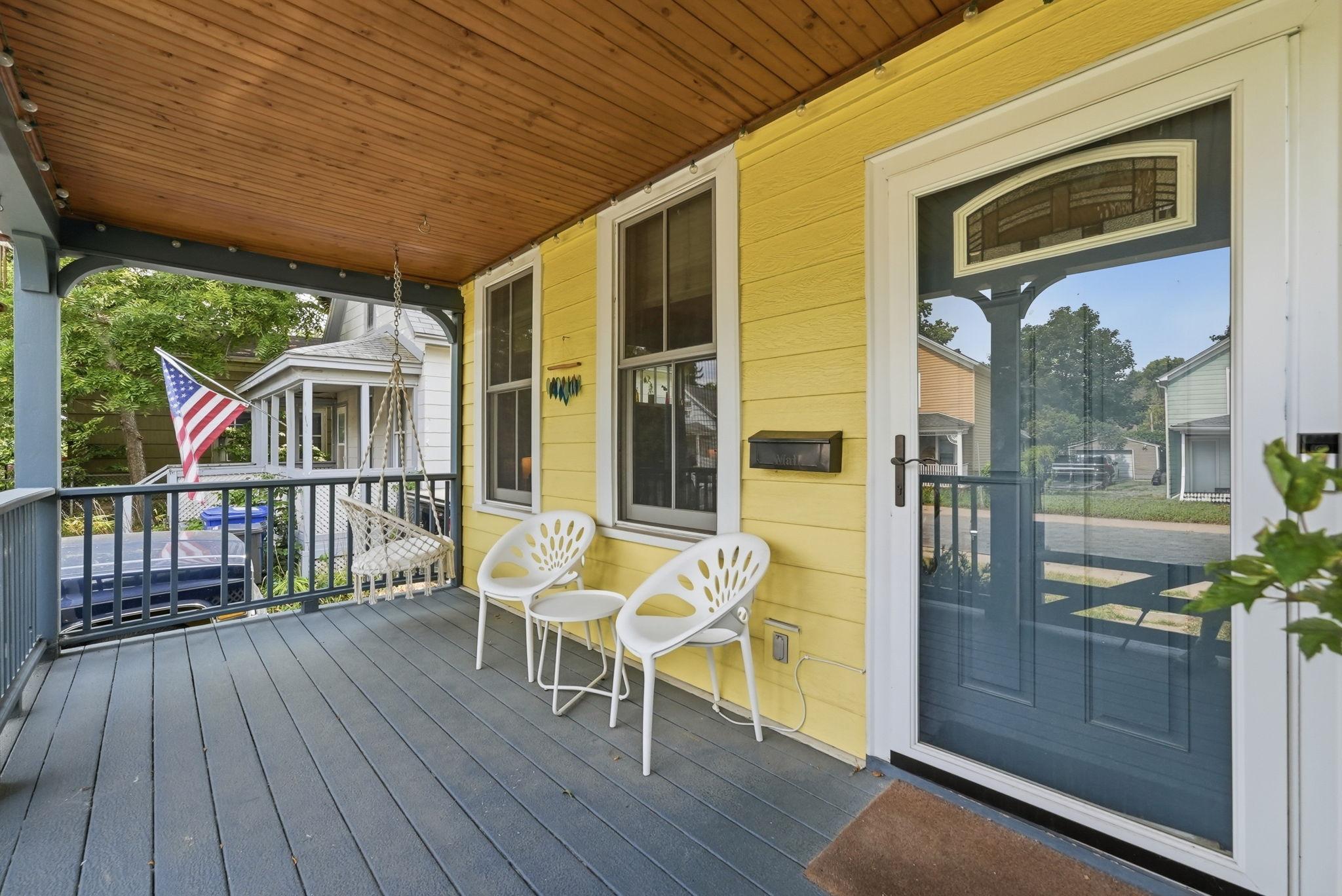 Perfect Front Porch to enjoy morning coffee or evening relaxation!