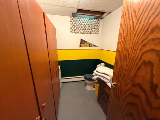 1/2 bath in lower level