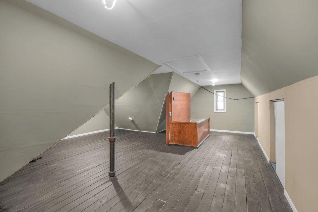 3rd floor bonus room