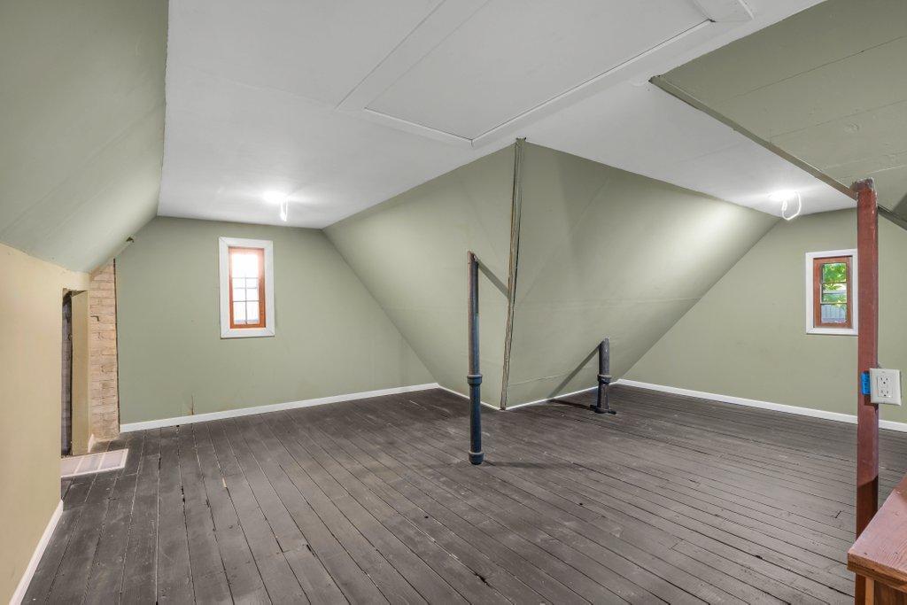 3rd floor bonus room