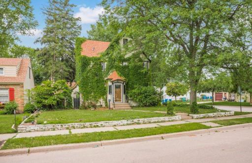 2657 Zenith Avenue N, Robbinsdale, MN 55422
