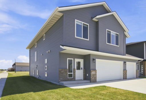 7308 Madelyn Lane S, Fargo, ND 58104