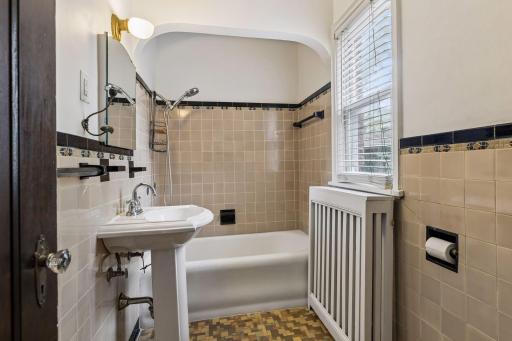 3948 1st Avenue S, 201, Minneapolis, MN 55409