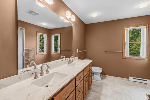 primary suite full bath