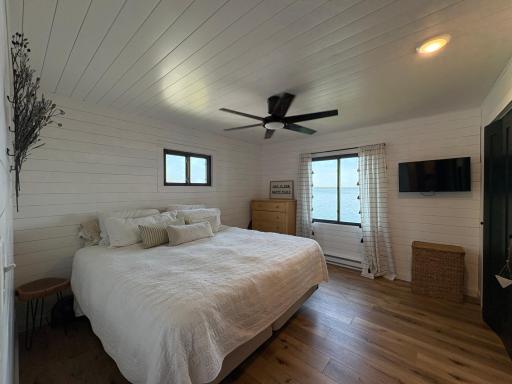 Bedroom 1.JPG