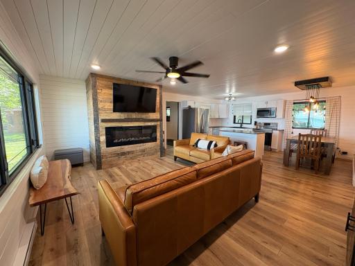 Lake Side Living Room.JPG