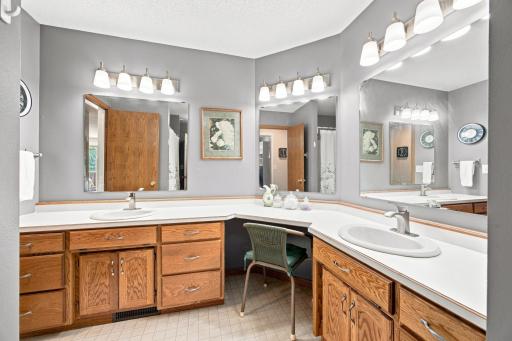 Full Hollywood Bath